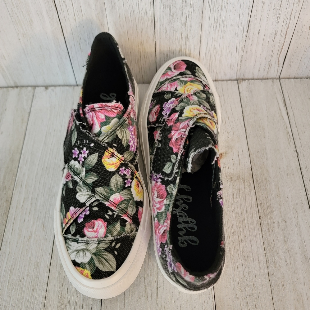 40% OFF SALE- GYPSY JAZZ- INDIGO BLACK FLORAL SLIP ON SNEAKERS - Picture 4 of 5